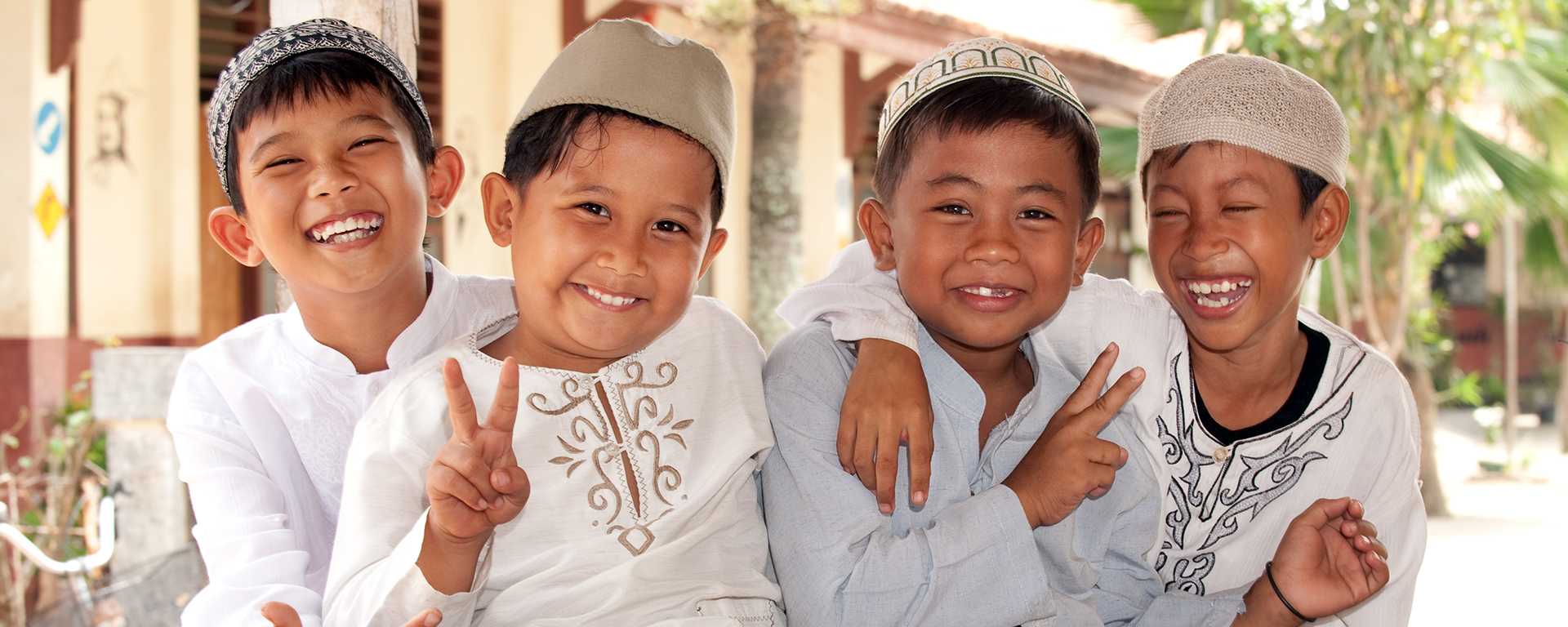 Indonesien_Java_Menschen_Java-Muslim-kids-77010-1920×768