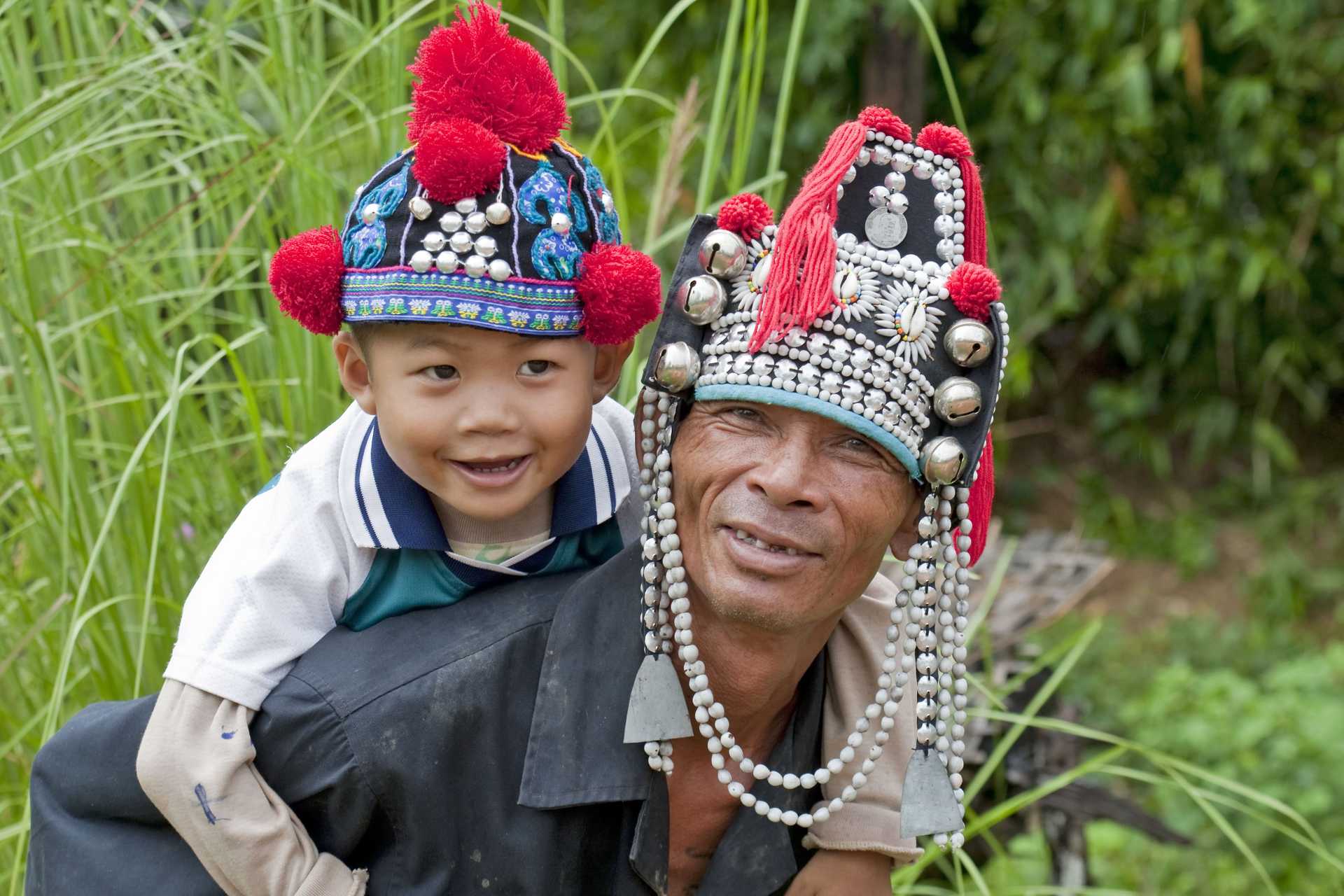Thailand-Menschen-Akha Hilltribes Father and Son-76439-min